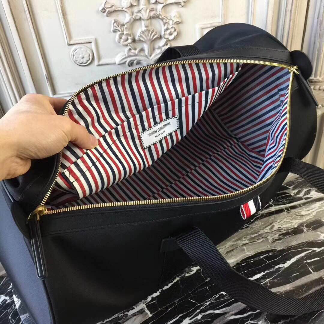 2025  Premium nylon travel tote