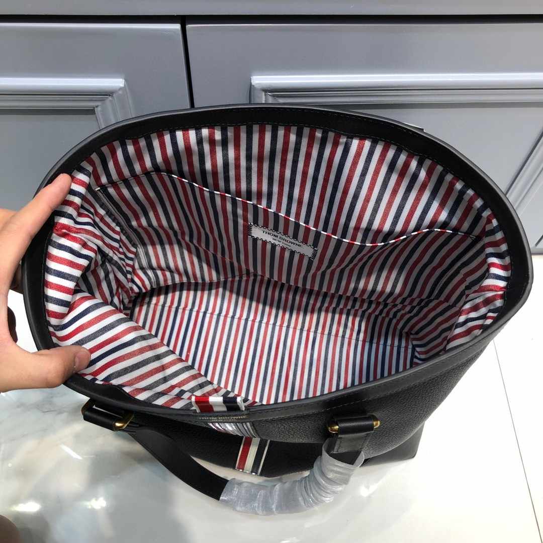 2025 SS Top-grade cowhide messenger bag