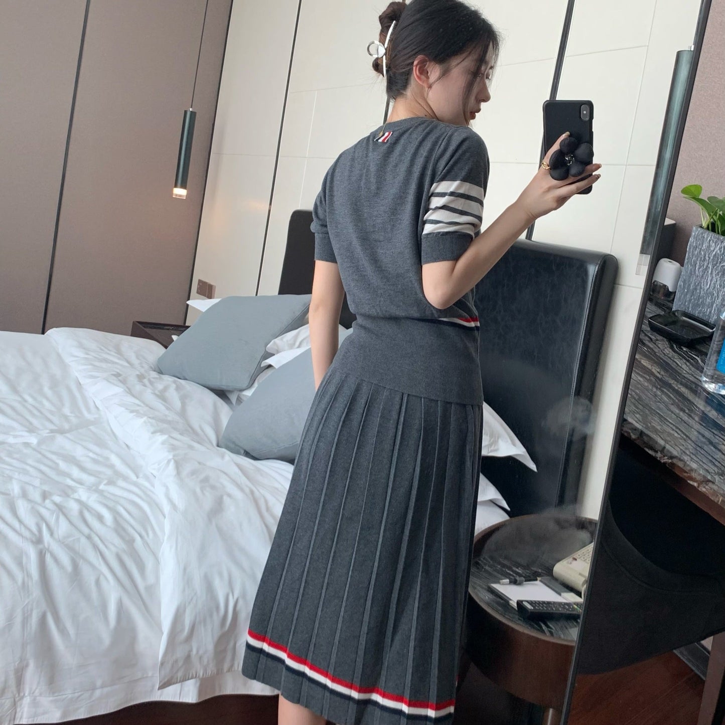 2025  Knitted skirt suit