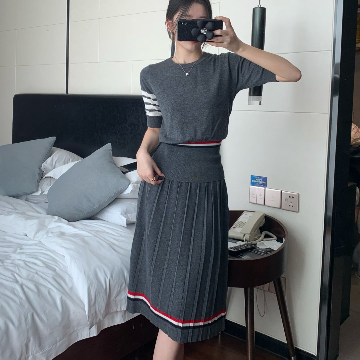 2025  Knitted skirt suit