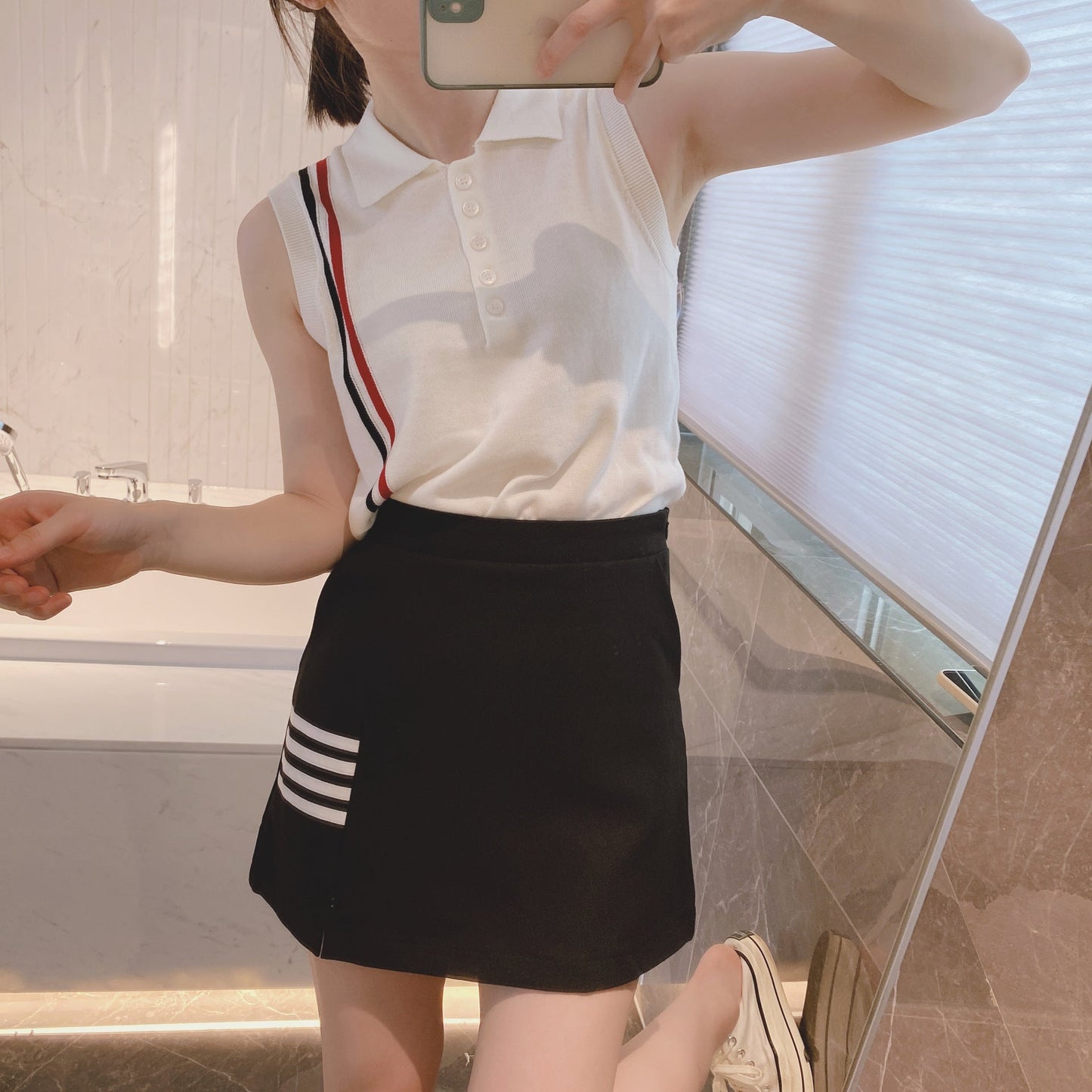 2025  Sleeveless sweater