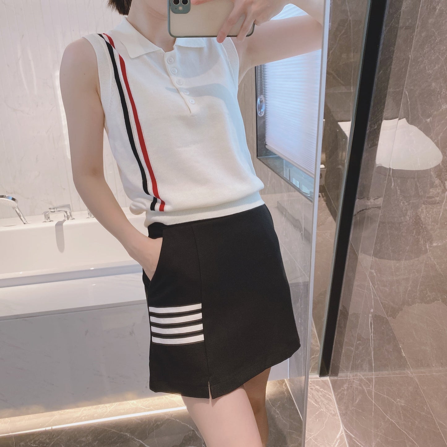 2025  Sleeveless sweater