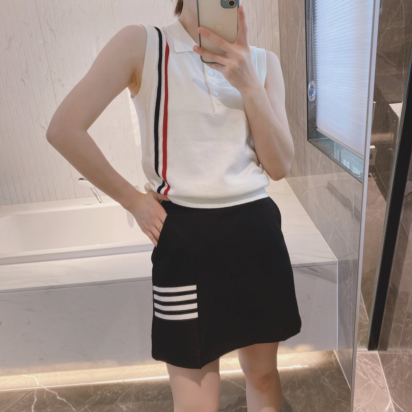 2025  Sleeveless sweater