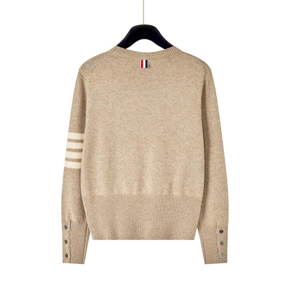 2025 Bow-tie knit sweater + pleated skirt