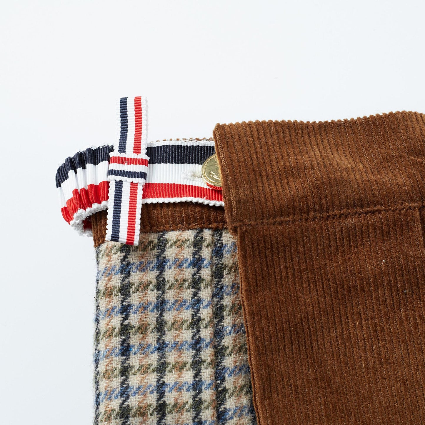 2025 Bow-tie knit sweater + pleated skirt