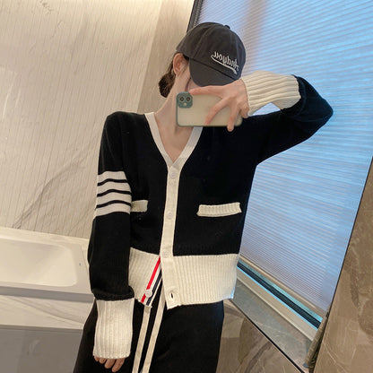 2025 Four-bar wool cardigan