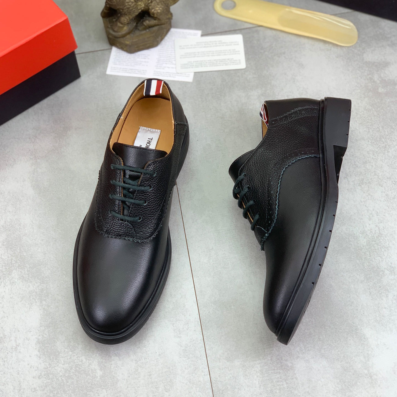 2025  Leather shoes Men