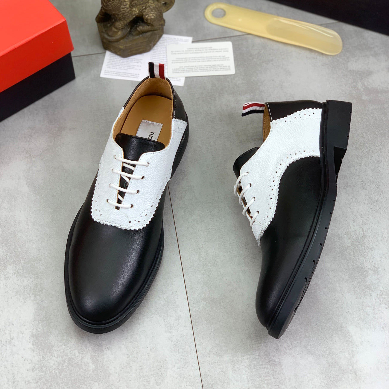 2025  Leather shoes Men
