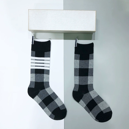 2025 Four-stripe check socks