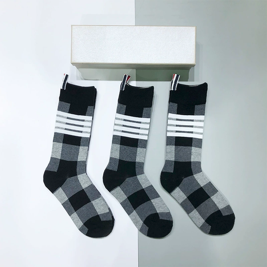 2025 Four-stripe check socks