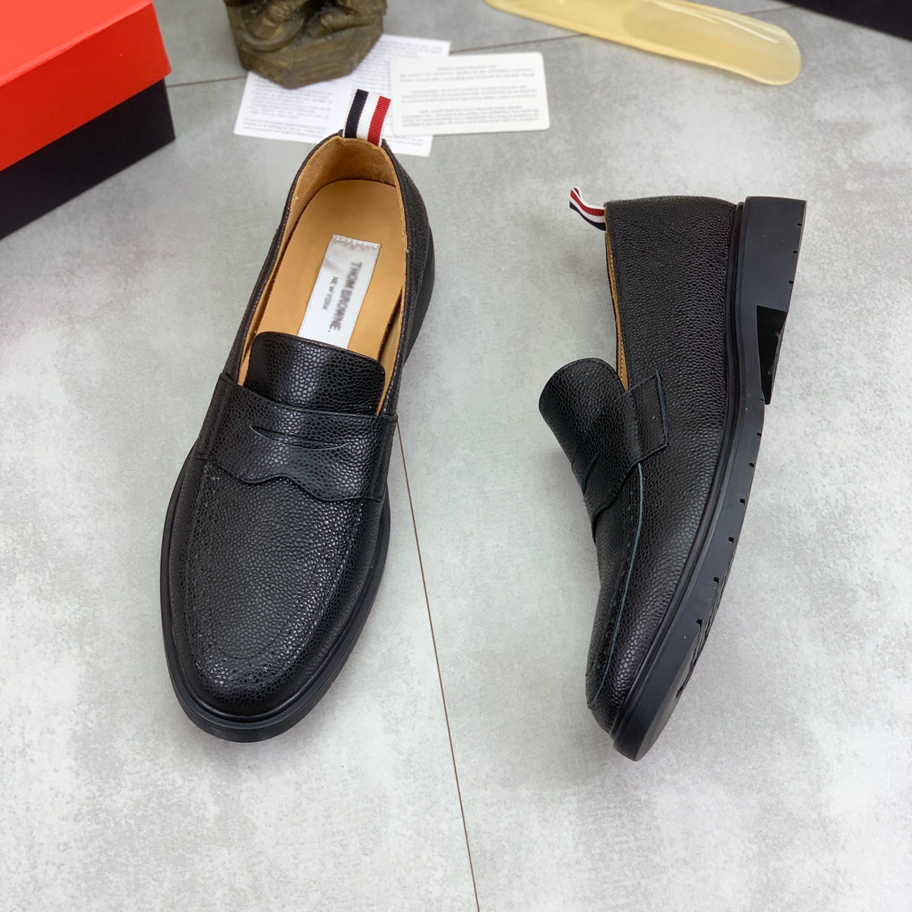 2025  Leather shoes Men