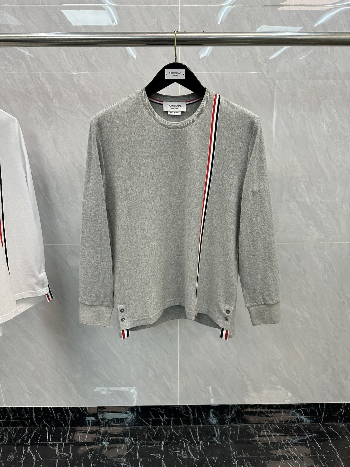 Long-sleeved cotton T-shirt